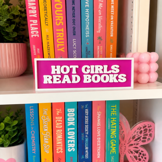 Bookshelf Decor For Readers